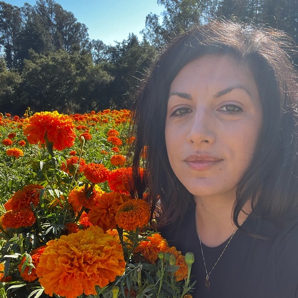 Meet your Posher, Lana - Picture 2 of 2